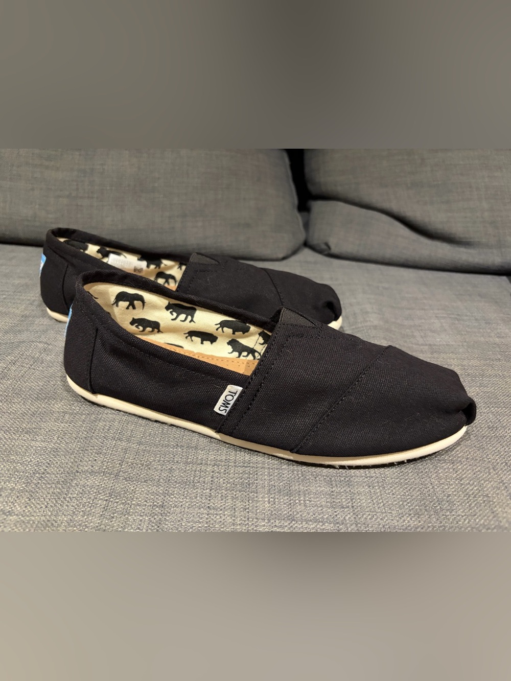 🦋 TOMS - Black - Size 10 - Womens Shoes